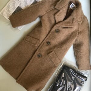 Tonner Matt O’Neill Tailored Luxe Outfit NRFB in Shipper – 17″ dolls
