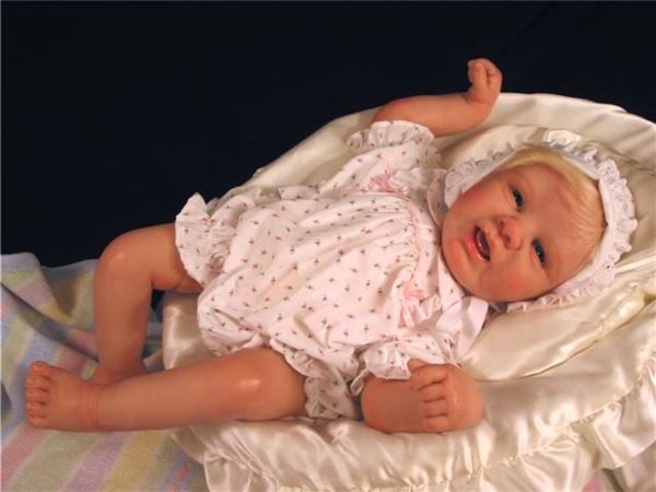 Pat Moulton, artist,  One Of A Kind Resin 21" baby doll. "CINDY" - Image 2