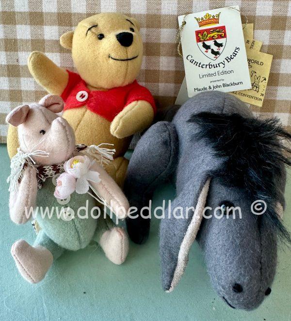 WDW Teddy Bear Convention Canterbury Pooh & Friends - Pooh, Piglet, Eyeore. MINT NEW with Disney pin & coas - Image 7