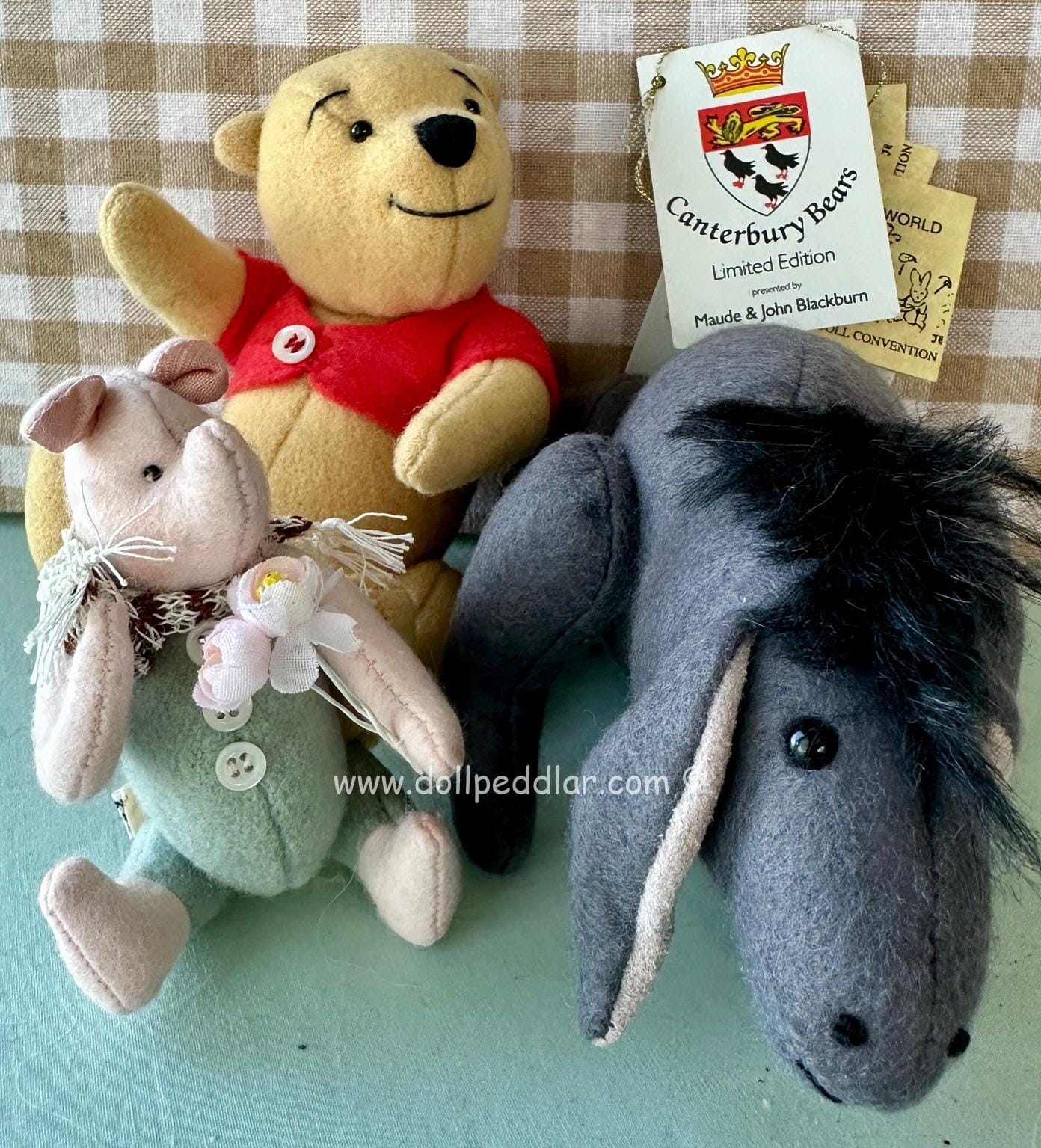 WDW Teddy Bear Convention Canterbury Pooh & Friends - Pooh, Piglet, Eyeore. MINT NEW with Disney pin & coas - Image 7