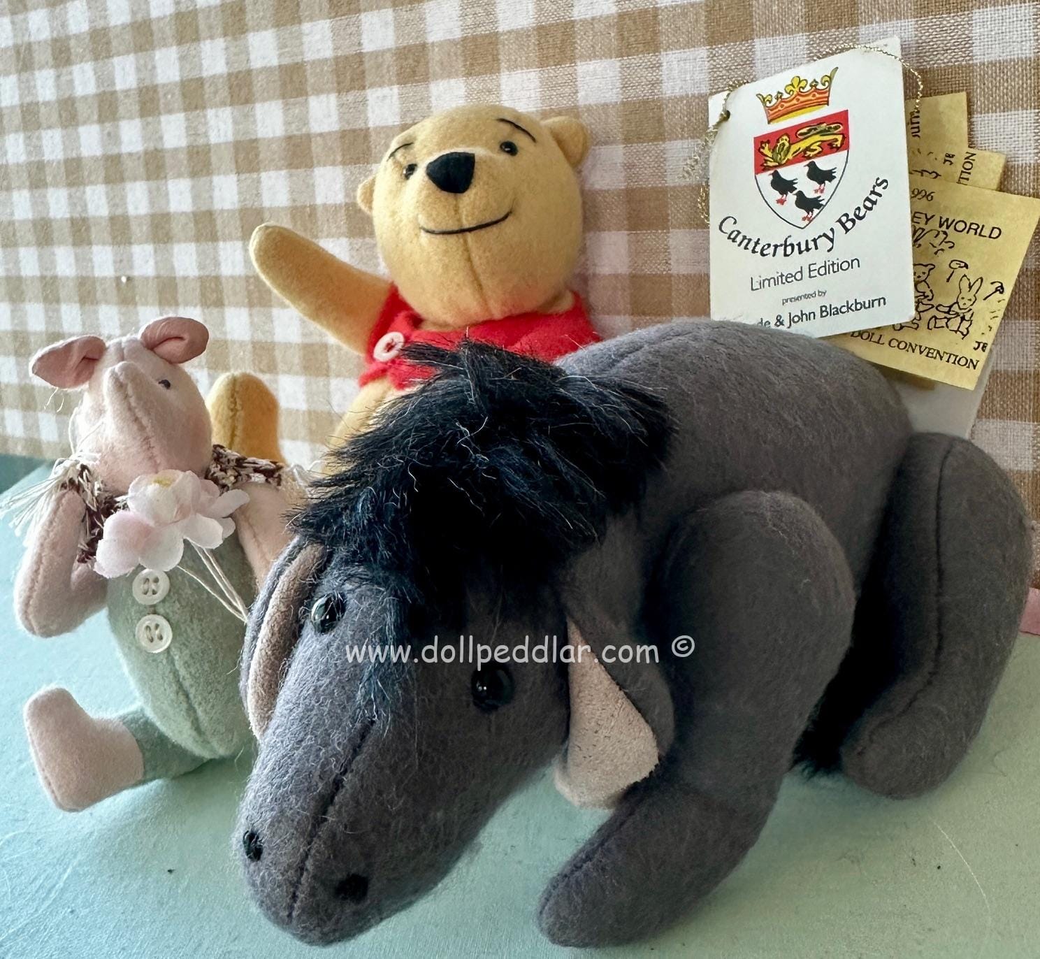 WDW Teddy Bear Convention Canterbury Pooh & Friends - Pooh, Piglet, Eyeore. MINT NEW with Disney pin & coas - Image 6