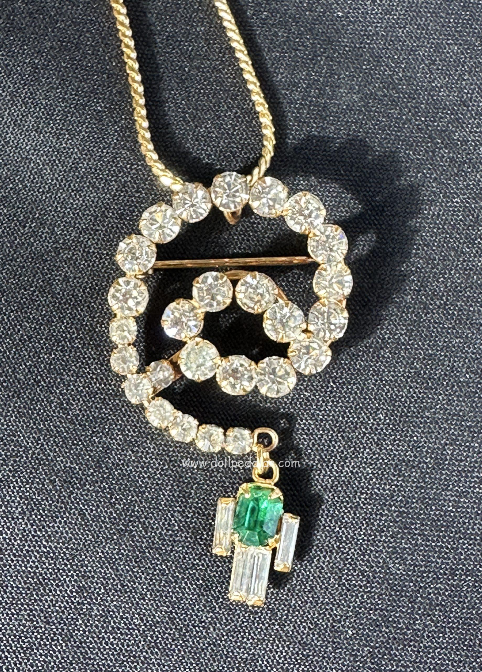 "Hecate" Vintage Tru-Kay Jewelry Set, Crystal and Emerald Rhinestones in Faux Velvet Case - Image 2