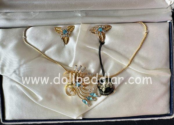 "Athena" Vintage Tru-Kay Box Set, Crystal and Aqua Rhinestones in Faux Velvet box - Image 5