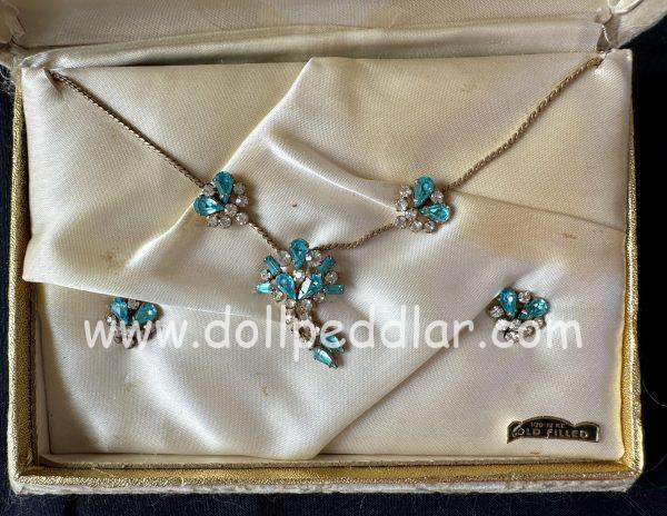 "Hera" Vintage Tru-Kay Jewelry Set, Crystal and Aqua Rhinestones in Faux Velvet Case - Image 5