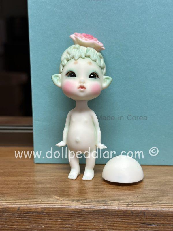Peak's Woods Fairy of August & Flowers  Fiona 8cm