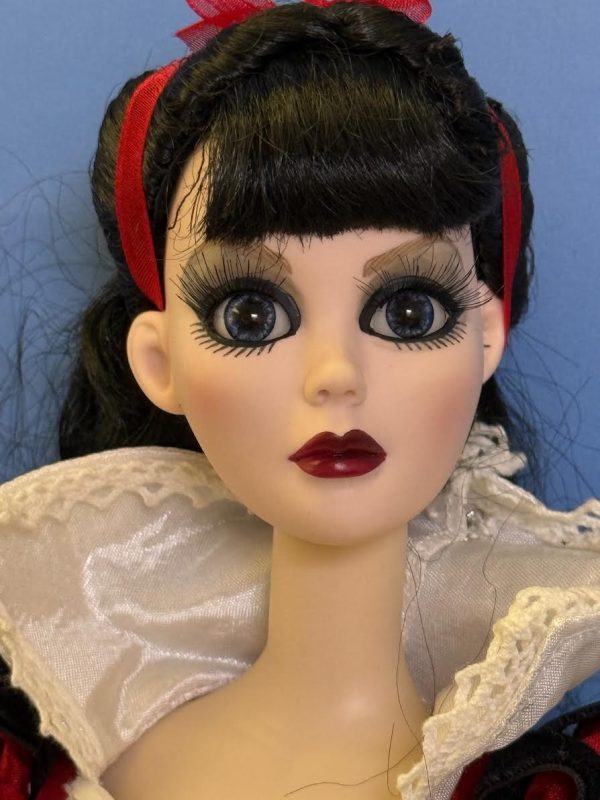 Modern Doll Collectors Convention Tonner Event Exclusive  Evangeline Ghastly "A BAD DREAM". nrfb  in shipper - Image 2