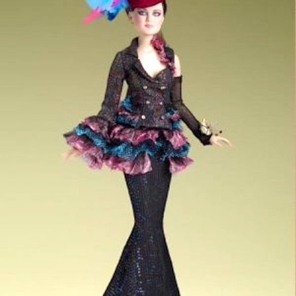 Robert Tonner Re-Imagination Haddy Madigan 16" Daphne face  NRFB w/Shipper - Image 2