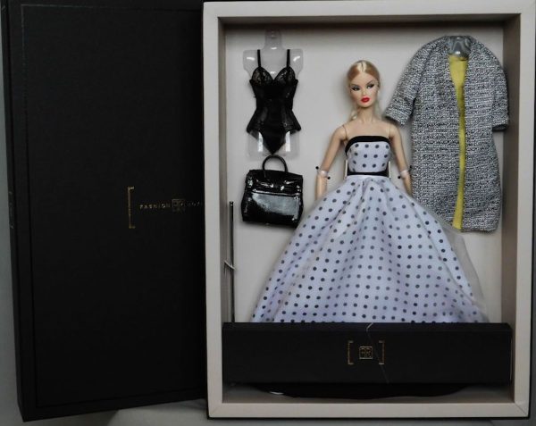 2015 WClub FR Royal Treatment Veronique Perrin Gift Set