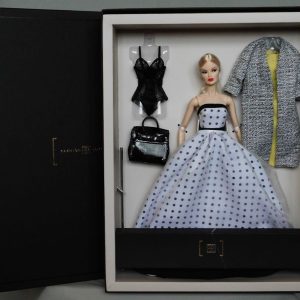2015 WClub Fashion Royalty Royal Treatment Gift Set Veronique Perrin  Never Removed from Box in Shipper