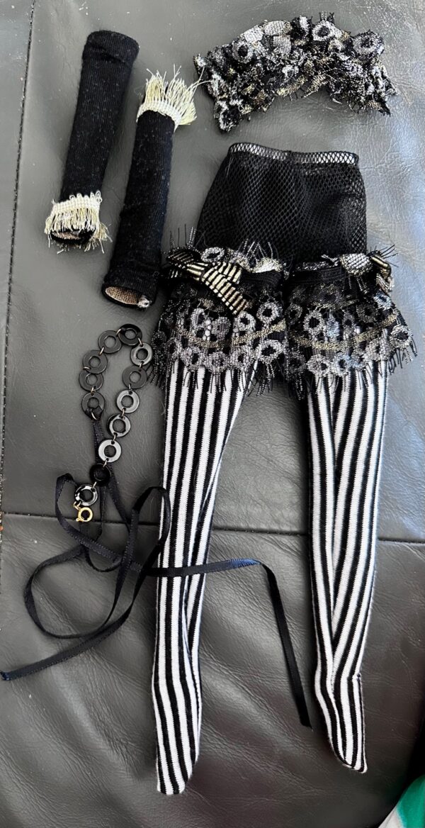 Re-Imagination Halloween Con Stacked Deck Hearts 16" OUTFIT ONLY - Image 3