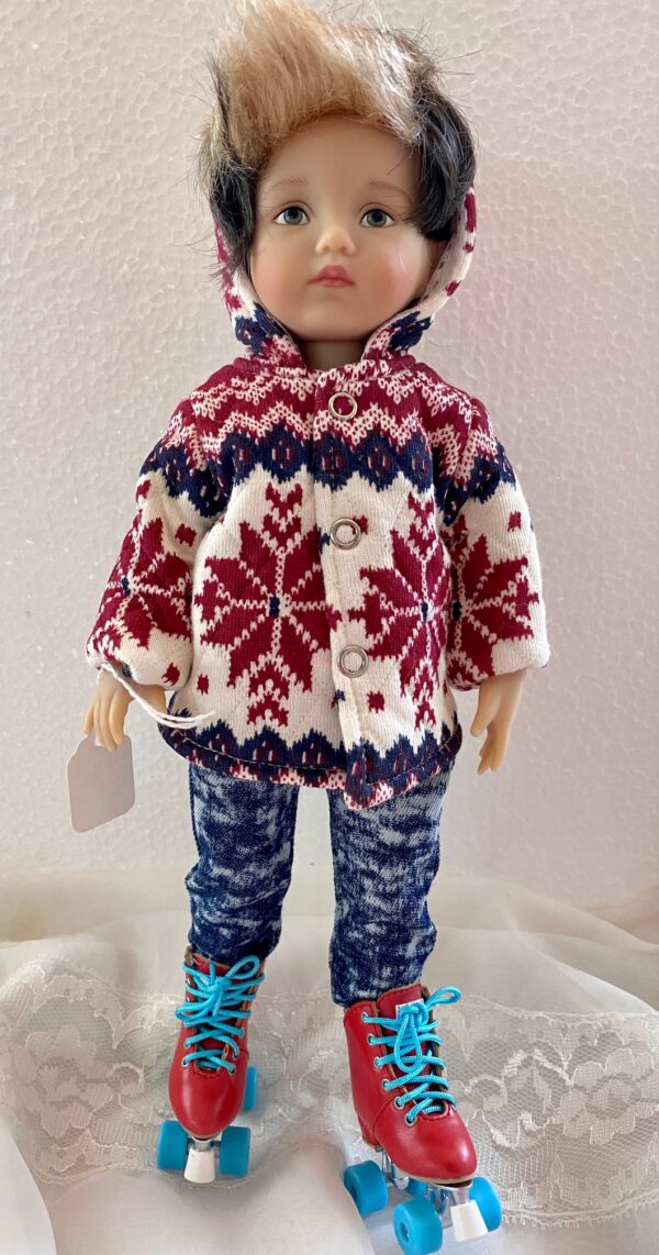 Boneka Rayne 10" (Monday's Child) Norwegian Winter Play - Image 2