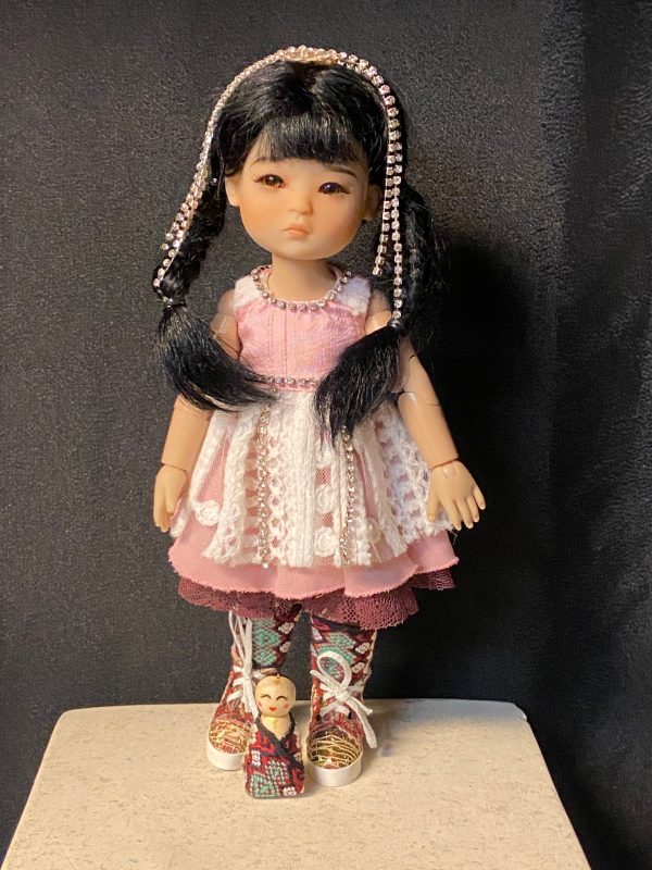 FA0022A Four Kindergartner Ishara 8" MINT IN BOX - Image 2