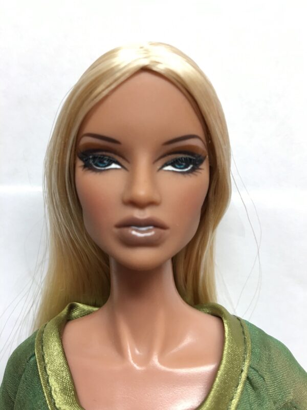 OOAK Natalia Miami Chameleon By William K+, Integrity Winning Artist   RePaint/ReRoot/Mani-Pedi - Image 2