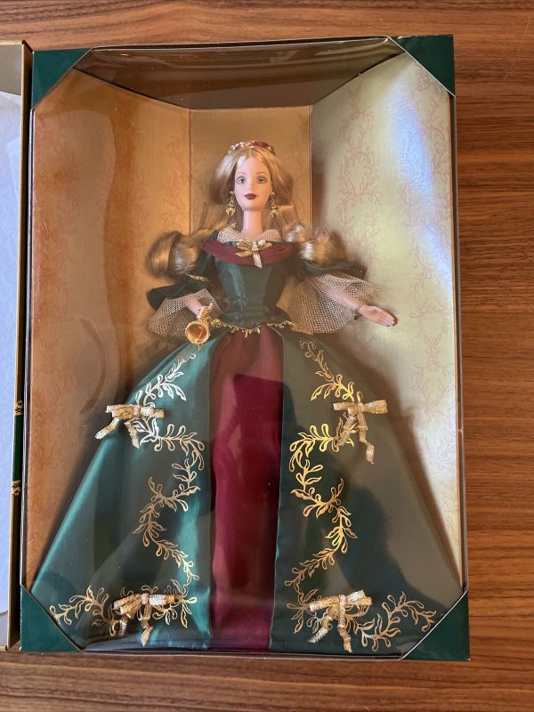 27673 Barbie Collector Club Exclusive Holiday Treasures Barbie #2 NRFB in Shipper