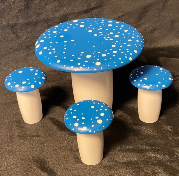Furniture: Blue Mushroom Table w/3 Toad Stools (Up to 13" Dolls)