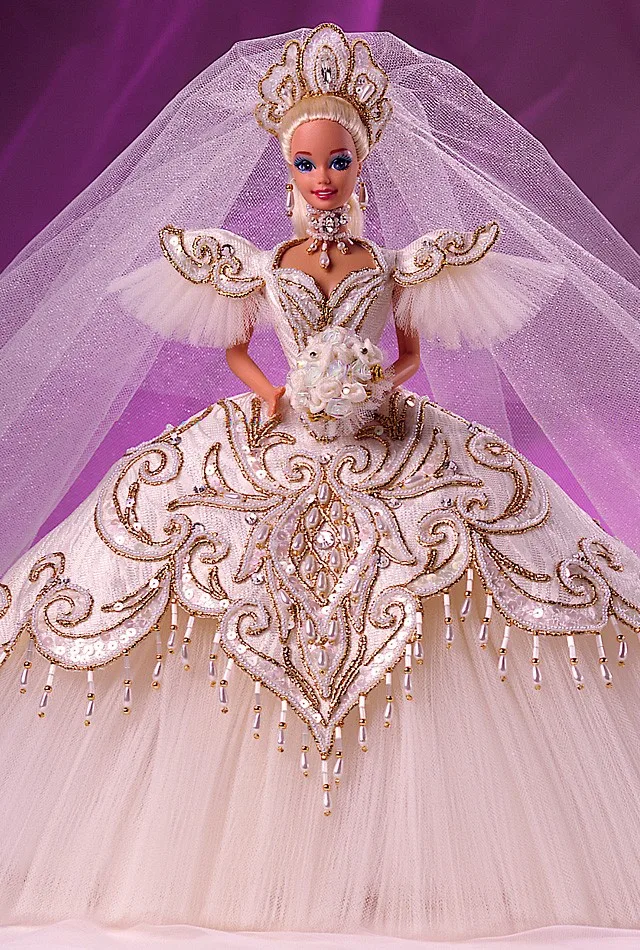 12046 Queen of Hearts Barbie by Bob Mackie NRFB in Shipper – Doll