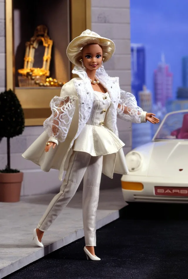 17136 Classique Collection Romantic Interlude Barbie – Doll Peddlar