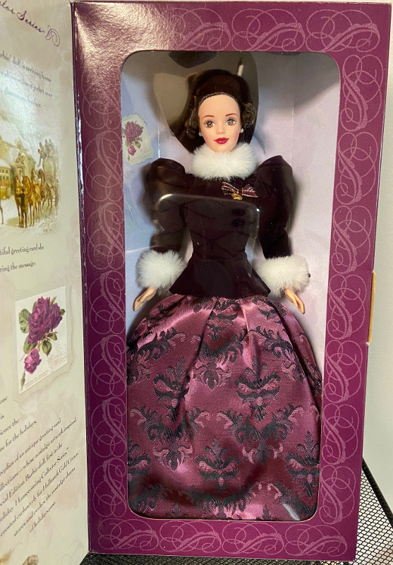 17094 Holiday Traditions Barbie Hallmark Doll Peddlar
