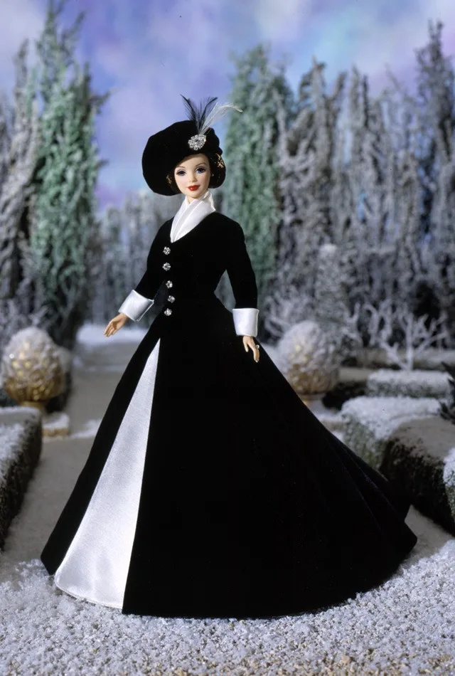 17136 Classique Collection Romantic Interlude Barbie – Doll Peddlar