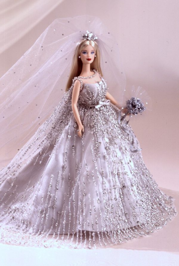 24505 Millennium Bride Barbie Ultra LE NRFB in Shipper