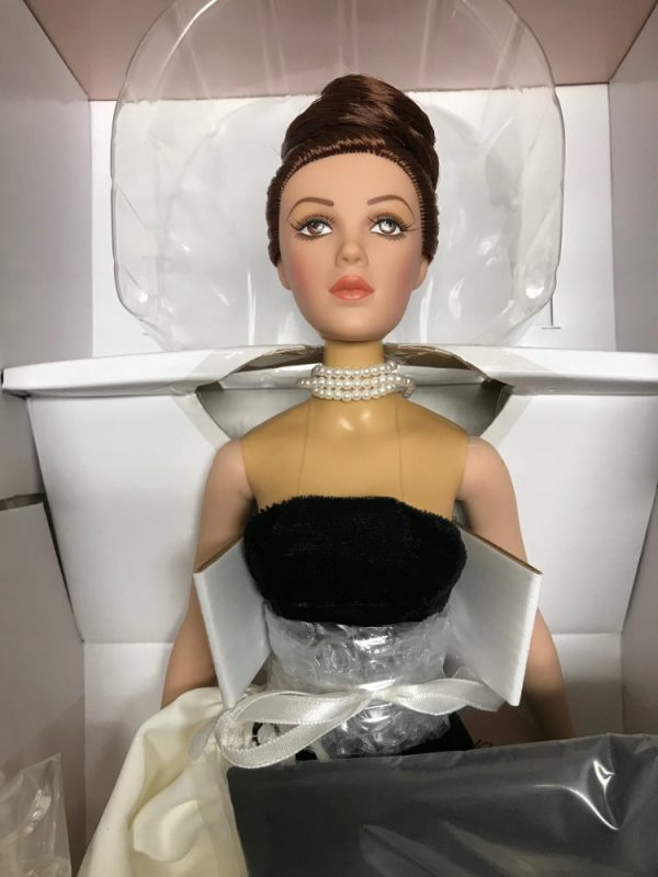Amanda Fairchild Ford 16" (See Note in Description)
