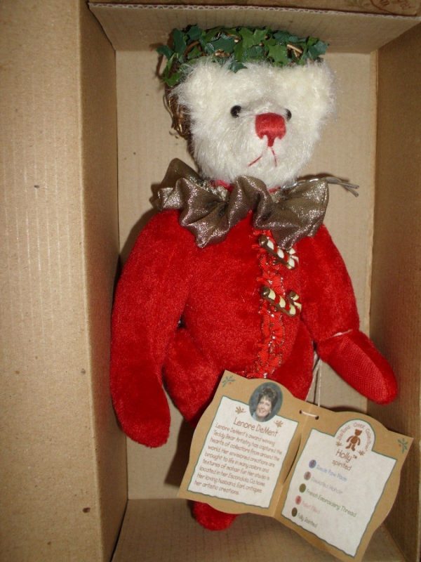 Holly Bear by Lenore DeMent 5" Seated