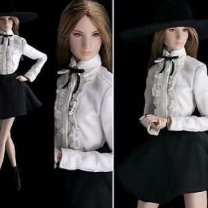 Other – Doll Peddlar