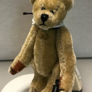 Bird Watcher Bear 2.5″ by Mary Ann Gebhardt 2.5″