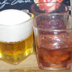 Beverage: Rounded square glasses (set of 3) 1″ x 1″