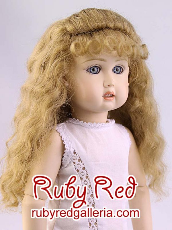 ED0010M4 Bleuette Wig Style 10 (Ash Blonde)