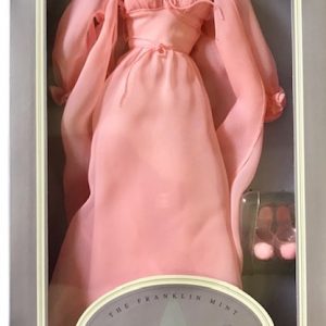 Elizabeth Taylor “Peach Gown” Ensemble NRFB fits 16″ dolls