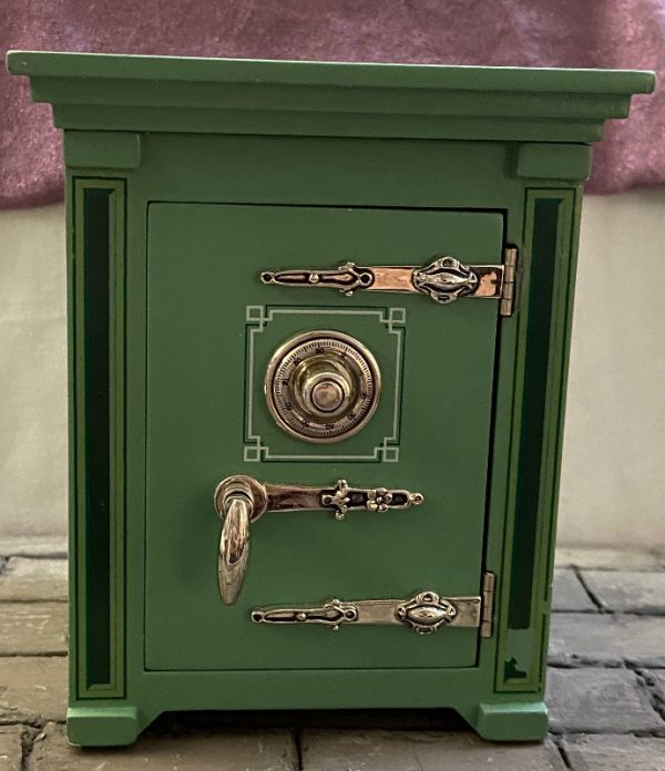 Franklin Mint Titanic Rose's Replica Safe