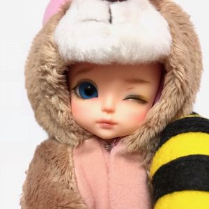 Lati Yellow Prison Jailer Wink Happy + Bear Outfit & Bee 16cm