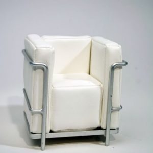 Furniture: Urban Environment Modern Chair (White) For 14-16″ Dol