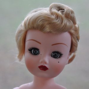 NUDE Cissy: Royal Reception Cissy (Blonde Updo Wig) 21″