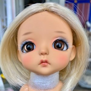 Evelyn III Pale Blonde Bob with ZigZag Part (Size 9-10)