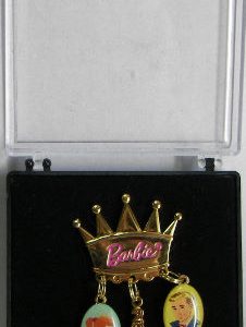 Queen of the Prom 2001 – Pin with 3 Charms in Case MINT