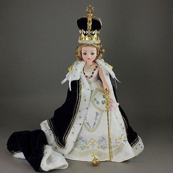 Queen Elizabeth Recessional Cissy 21" LE250  Mint & Complete..Never removed from Box