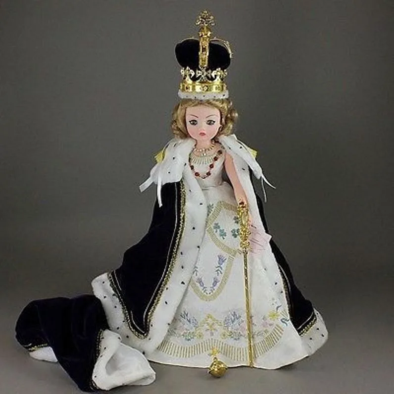 Queen Elizabeth Recessional Cissy 21″ LE250 Mint & Complete..Never