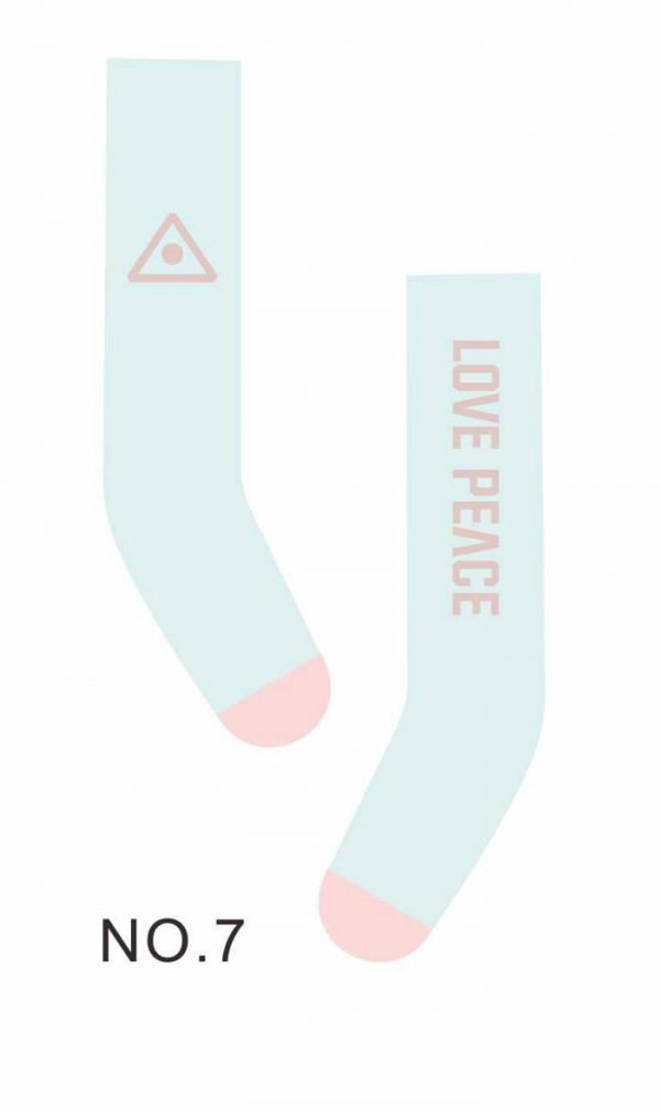 Peace/Love Socks (White w/Pink) Fits Lati Yellow/Blythe/Azone/Et