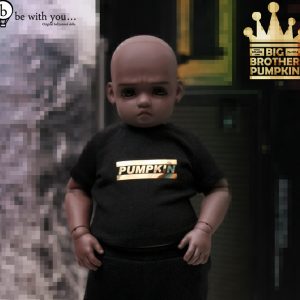 be with you Pumpkin Black & Gold T-shirt 30cm