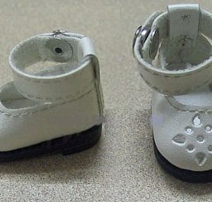 White Leather Shoes w/Cutouts 40mm x 21mm (Bleuette)