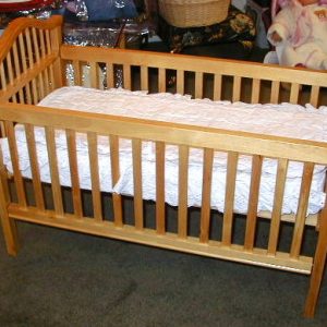 Furniture: Wood Crib