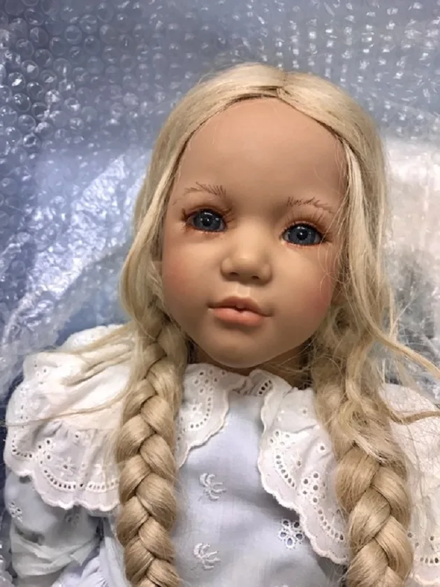 Annette Himstedt Lona 31.5″ Mint in Box (picture of doll) – Doll