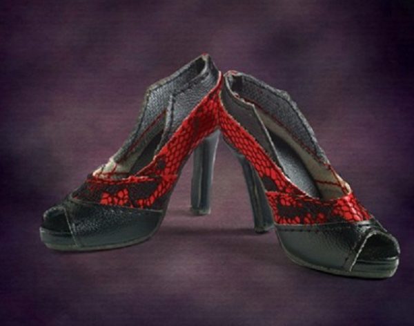 Evangeline Ghastly Cold Toe Pumps LEFT SHOE ONLY