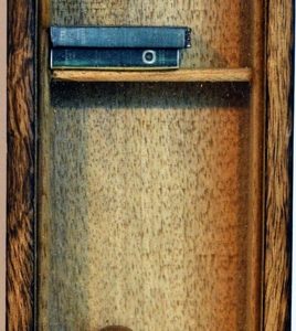 Furniture: Curio Display Cabinet (For 12″ Dolls)