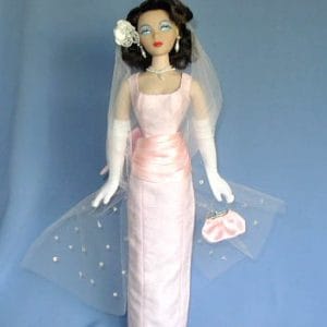 Gene Moments to Remember 16″ (FAO Exclusive)