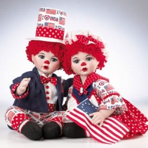 Huggs & Kissy Red, White & I Love Blue 10″ Porcelain Set by Mari