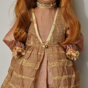 DP-Modelle Russet Silk Dress (55cm) Fits 26″- 28″ Dolls