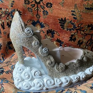 2011 Tonner Con Fantasy Masquerade River of Silver Light Base